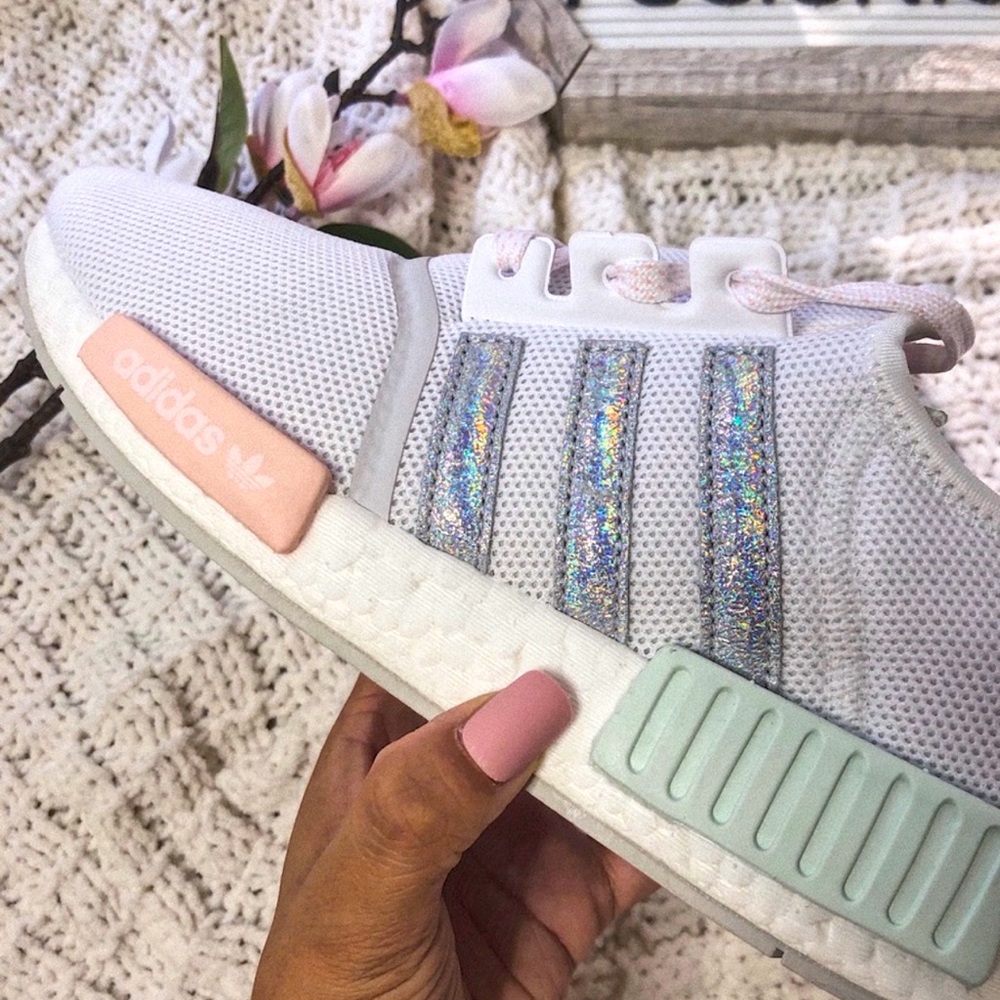 RARE Adidas NMD R1 Holographic 8.5W 💕